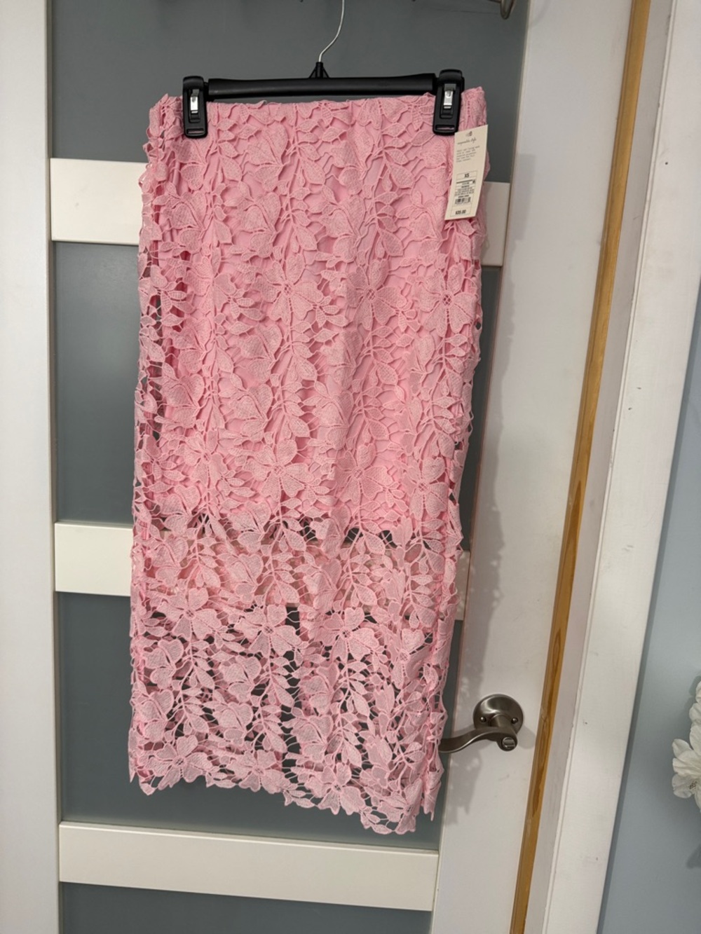 a new day Pink Floral Lace Midi Pencil Skirt